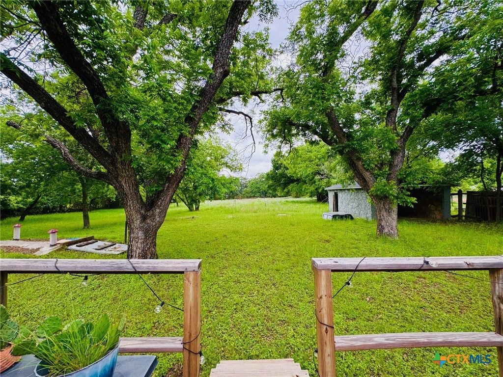 Image 22 of property listing at 706 Golf Course Road, Gatesville, TX 76528