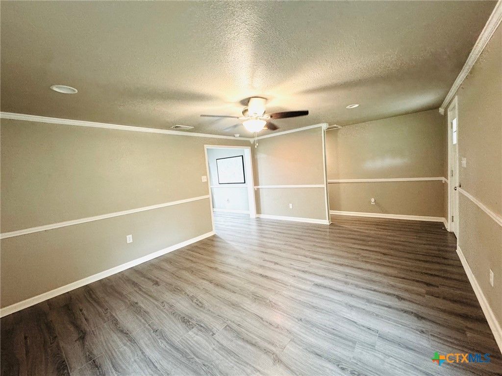 Image 3 of property listing at 706 Golf Course Road, Gatesville, TX 76528