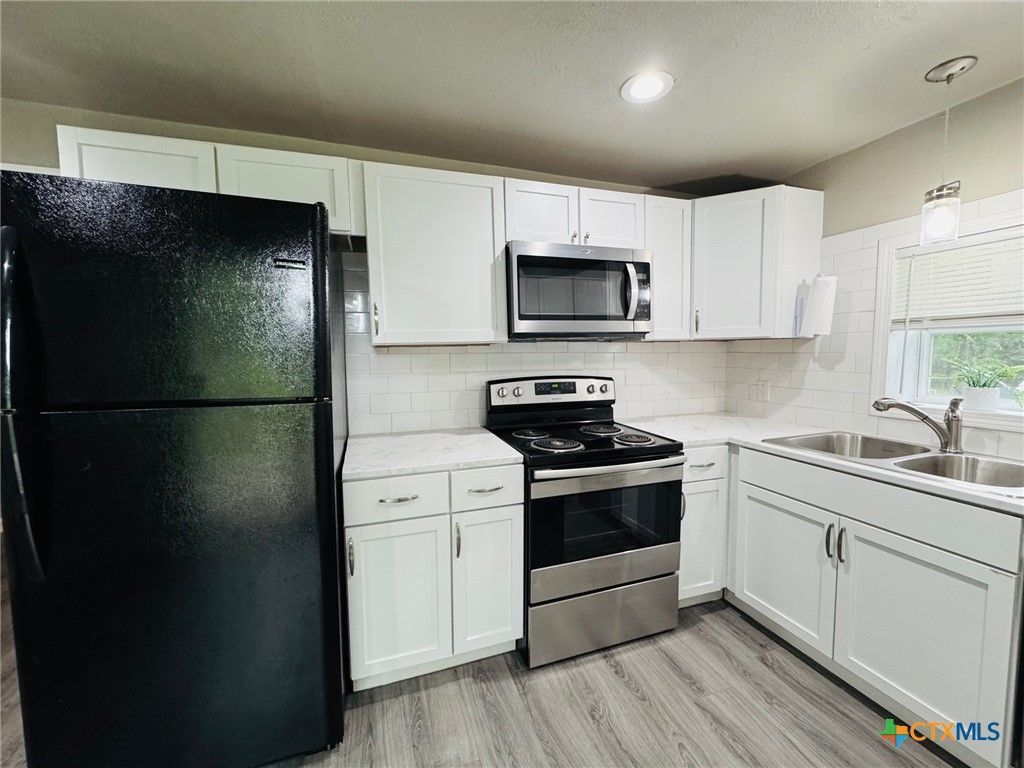 Image 8 of property listing at 706 Golf Course Road, Gatesville, TX 76528