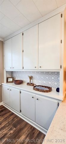 1614 Sherwood Road, Eufaula, OK 74432