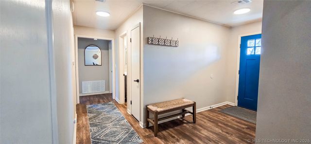 1614 Sherwood Road, Eufaula, OK 74432