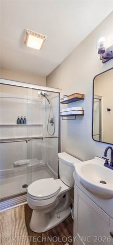 1614 Sherwood Road, Eufaula, OK 74432