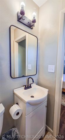 1614 Sherwood Road, Eufaula, OK 74432