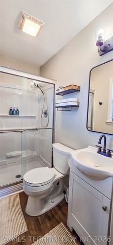 1614 Sherwood Road, Eufaula, OK 74432