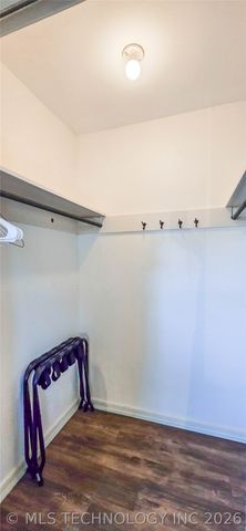 1614 Sherwood Road, Eufaula, OK 74432