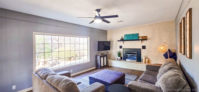 1614 Sherwood Road, Eufaula, OK 74432