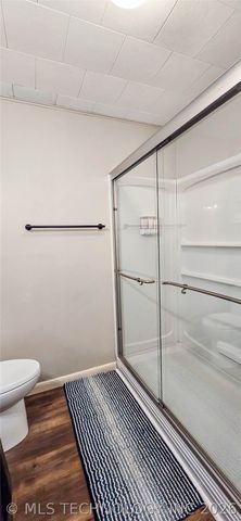 1614 Sherwood Road, Eufaula, OK 74432