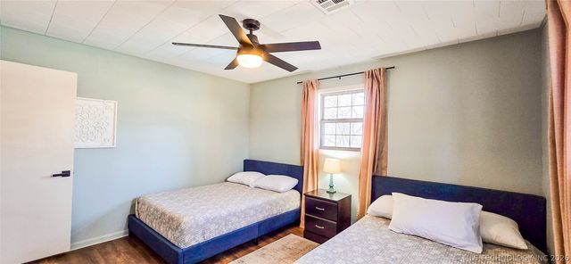 1614 Sherwood Road, Eufaula, OK 74432