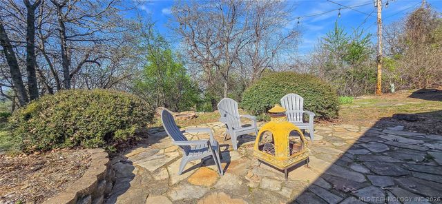 1614 Sherwood Road, Eufaula, OK 74432