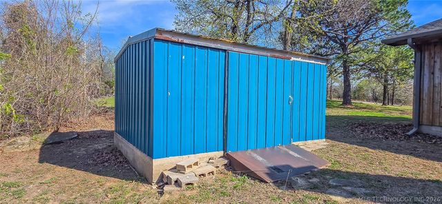 1614 Sherwood Road, Eufaula, OK 74432