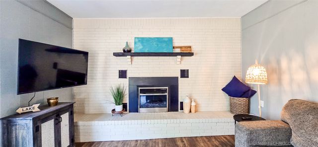 1614 Sherwood Road, Eufaula, OK 74432