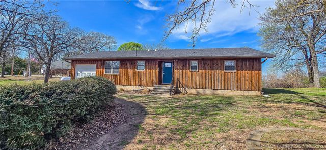 1614 Sherwood Road, Eufaula, OK 74432