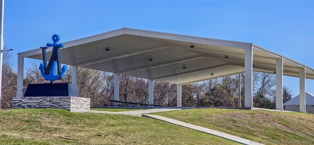 1614 Sherwood Road, Eufaula, OK 74432