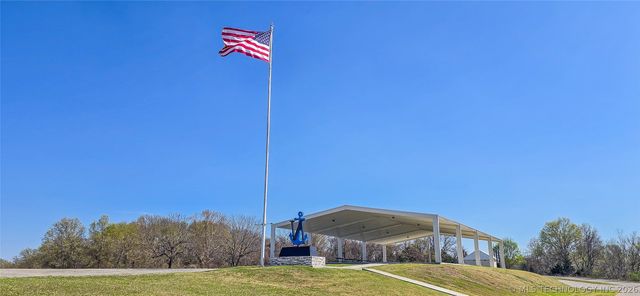 1614 Sherwood Road, Eufaula, OK 74432