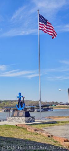 1614 Sherwood Road, Eufaula, OK 74432