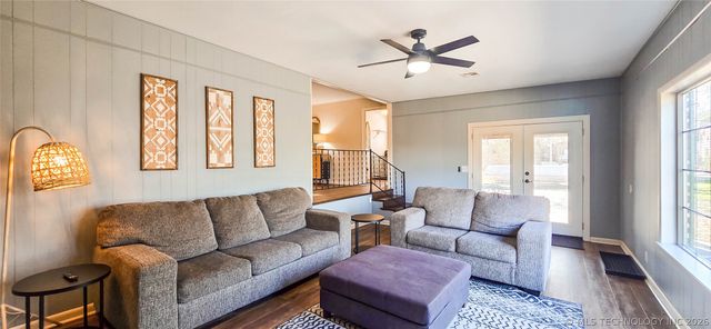 1614 Sherwood Road, Eufaula, OK 74432