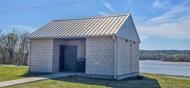 1614 Sherwood Road, Eufaula, OK 74432