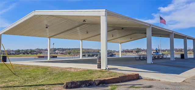 1614 Sherwood Road, Eufaula, OK 74432