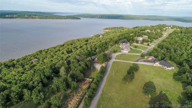 1614 Sherwood Road, Eufaula, OK 74432
