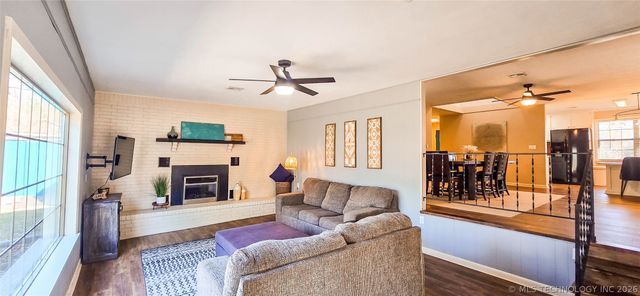 1614 Sherwood Road, Eufaula, OK 74432