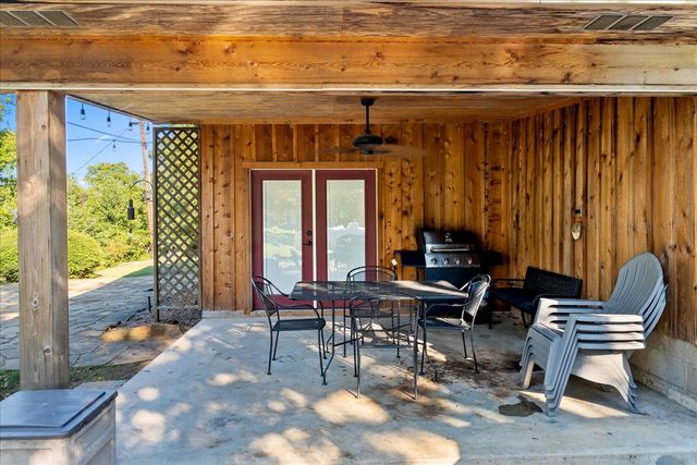 1614 Sherwood Road, Eufaula, OK 74432