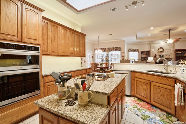 18230 Crystal Ridge Dr, San Antonio, TX 78259