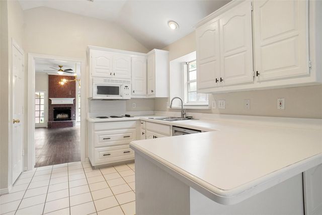 2233 Tiffany Glenn Court, Bedford, TX 76021