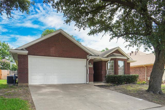 2233 Tiffany Glenn Court, Bedford, TX 76021
