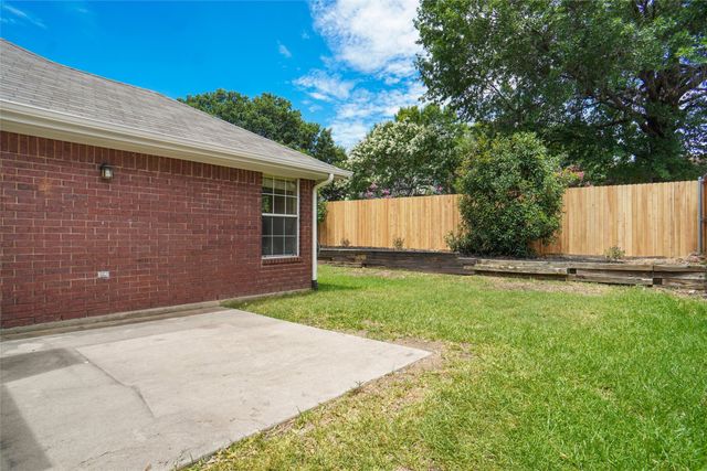 2233 Tiffany Glenn Court, Bedford, TX 76021