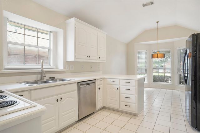 2233 Tiffany Glenn Court, Bedford, TX 76021