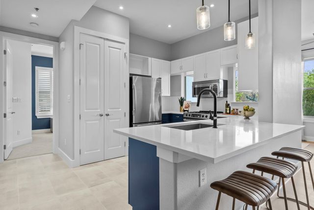 2216 Thornton RD 431, Austin, TX 78704