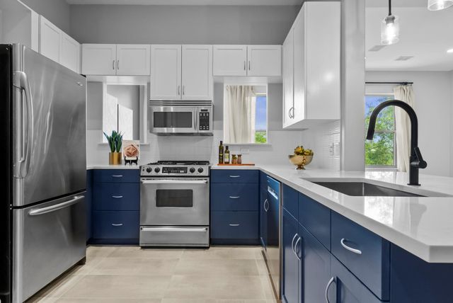 2216 Thornton RD 431, Austin, TX 78704