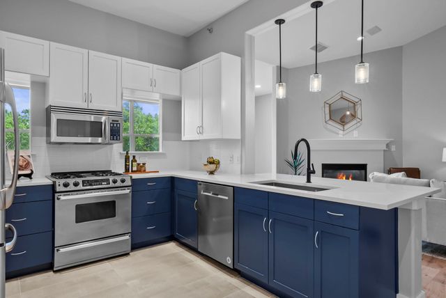 2216 Thornton RD 431, Austin, TX 78704