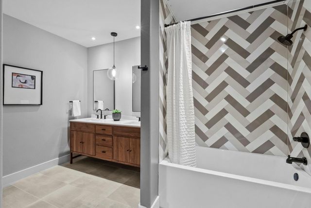 2216 Thornton RD 431, Austin, TX 78704