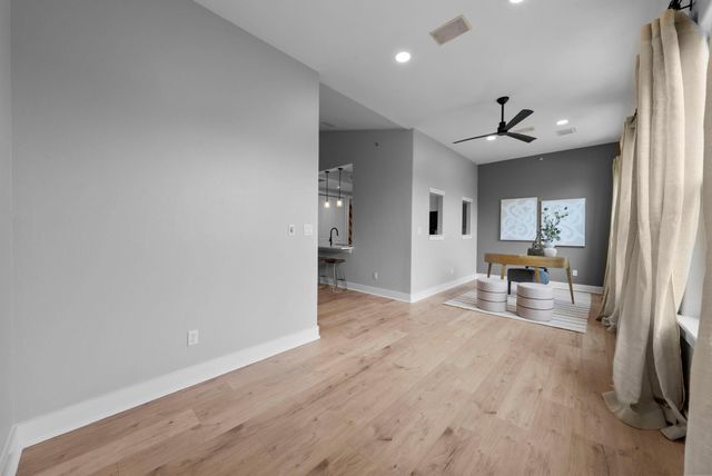 2216 Thornton RD 431, Austin, TX 78704