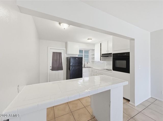 2711 E GLENROSA Avenue, Phoenix, AZ 85016