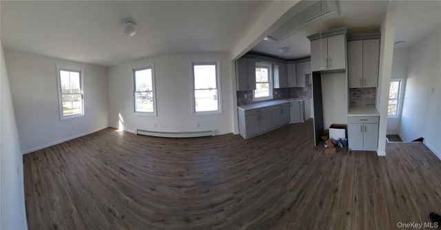 83 Kraemer Street, Hicksville, NY 11801