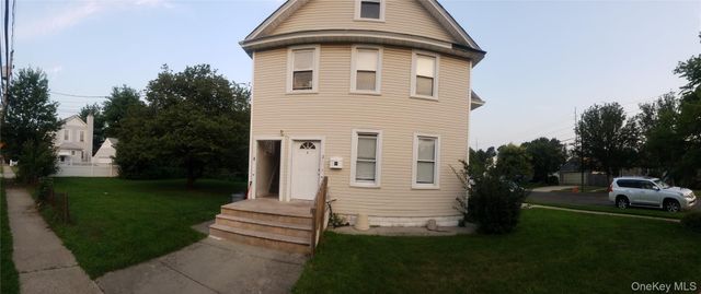 83 Kraemer Street, Hicksville, NY 11801