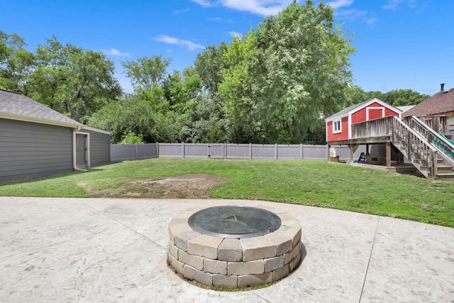 131 Kettle Moraine DRIVE N, Slinger, WI 53086