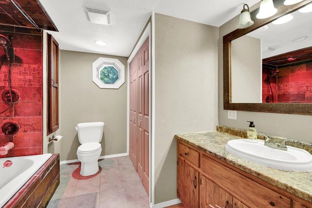 131 Kettle Moraine DRIVE N, Slinger, WI 53086