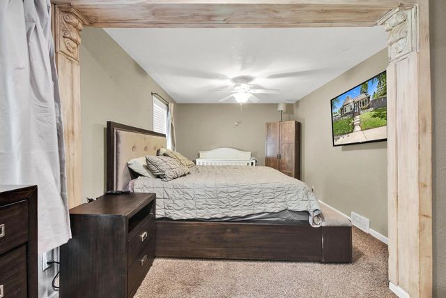 131 Kettle Moraine DRIVE N, Slinger, WI 53086