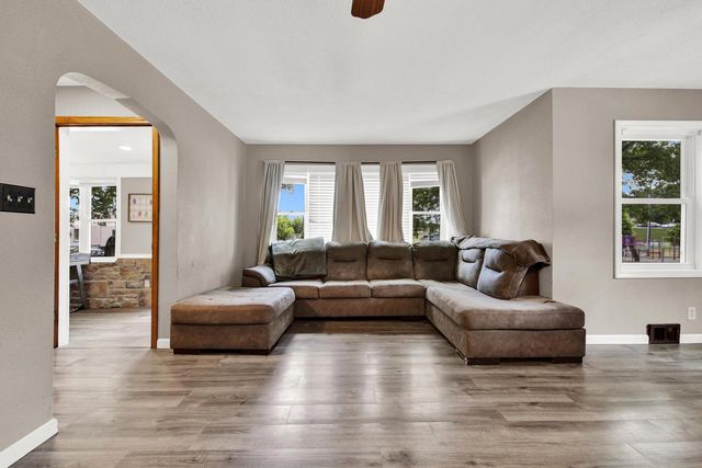 131 Kettle Moraine DRIVE N, Slinger, WI 53086