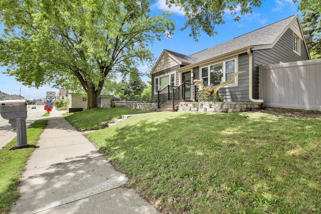 131 Kettle Moraine DRIVE N, Slinger, WI 53086