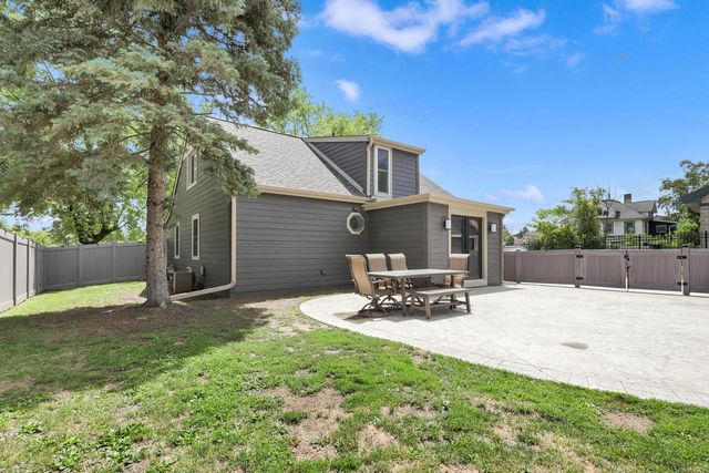 131 Kettle Moraine DRIVE N, Slinger, WI 53086