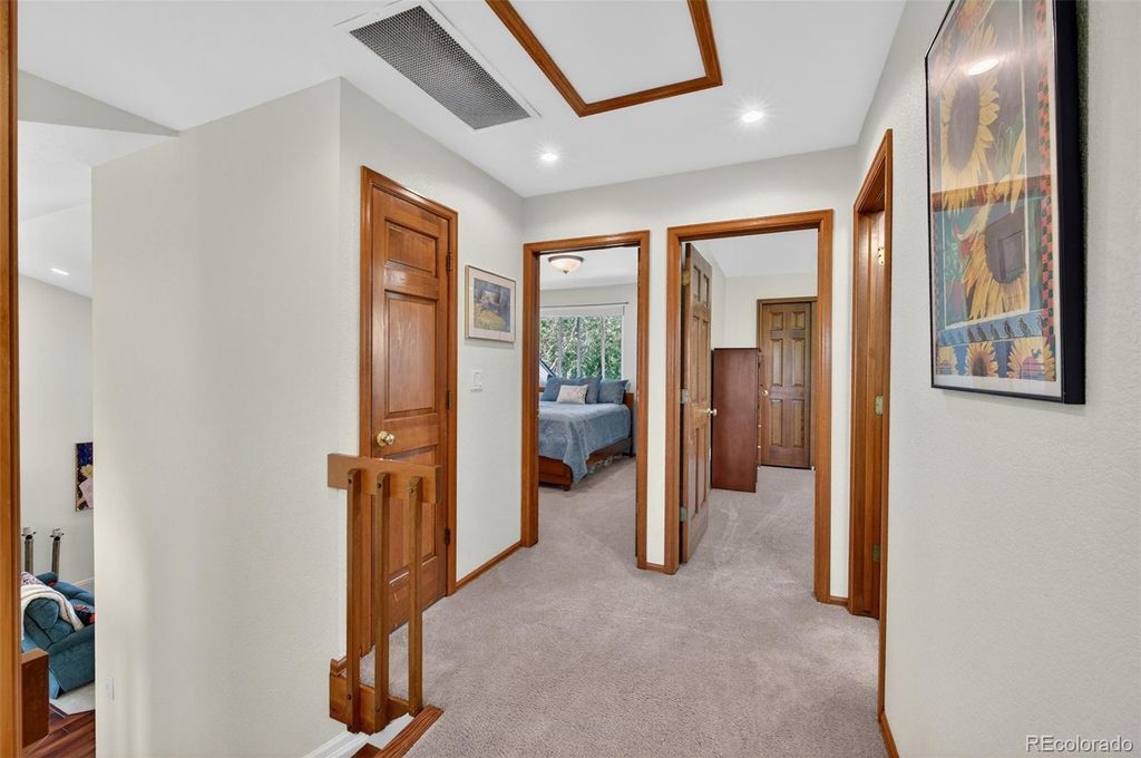 Image 20 of property listing at 22 Manzanita, Littleton, CO 80127