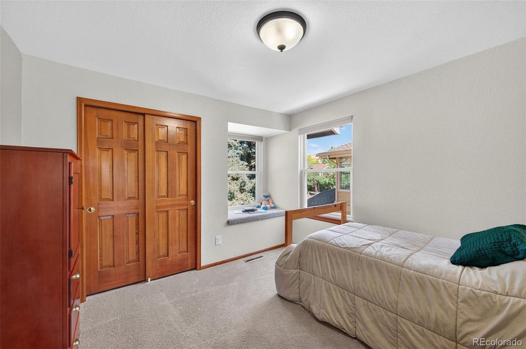 Image 22 of property listing at 22 Manzanita, Littleton, CO 80127