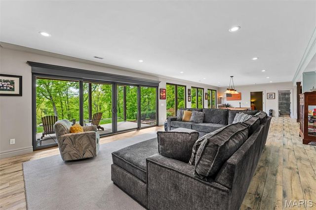 24 Kniess Court, Troy, MO 63379