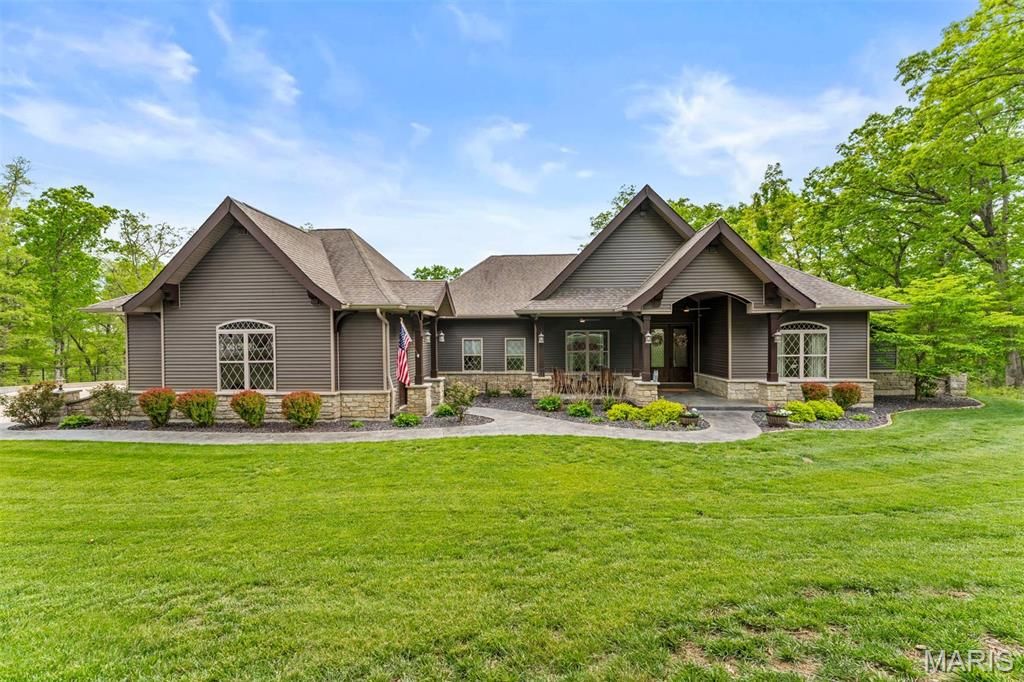 24 Kniess Court, Troy, MO 63379