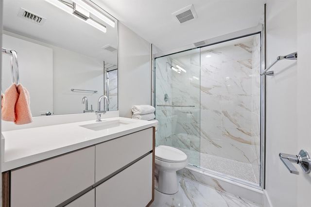 356 GOLFVIEW Road 405, North Palm Beach, FL 33408
