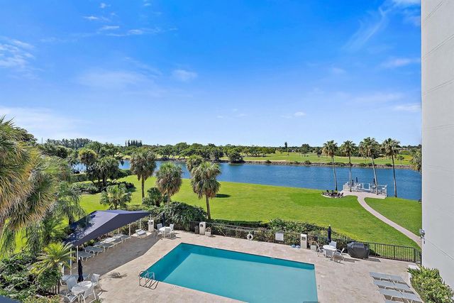 356 GOLFVIEW Road 405, North Palm Beach, FL 33408